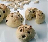 Jogurtové bochníčky s hrozienkami a mandľami